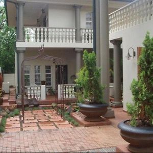Goodey'S Guesthouse
